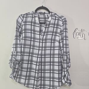 SUZY SHIER Black & White Plaid Blouse – Size XS – Lightweight Work Top